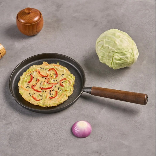Wangyuanji 7.9‑Inch Cast‑Iron Pizza & Pancake Pan – Uncoated Skillet with Wooden Handle, Indoor & Outdoor Use