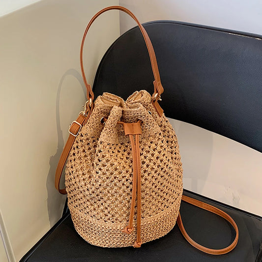 Drawstring Straw Beach Crossbody Bag for Women – Adjustable Strap Summer Shoulder Tote (Woven Raffia Style)