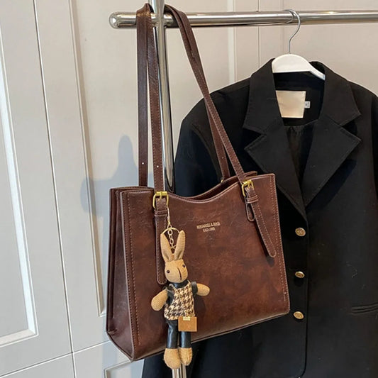 Women’s Vintage Shoulder Tote Bag – Retro Large-Capacity Handbag with Pendant, Fashion Shoulder Purse for Travel & Daily Use