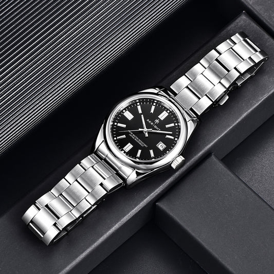 Timeless design meets durability. ⌚✨