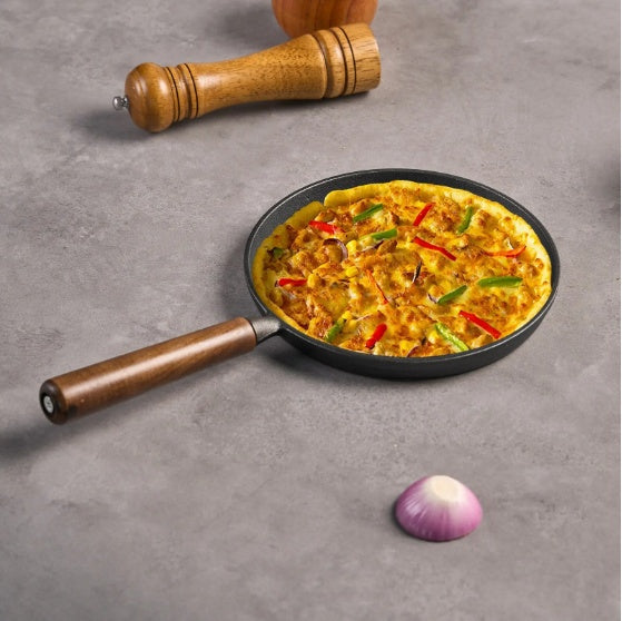 Wangyuanji 7.9‑Inch Cast‑Iron Pizza & Pancake Pan – Uncoated Skillet with Wooden Handle, Indoor & Outdoor Use