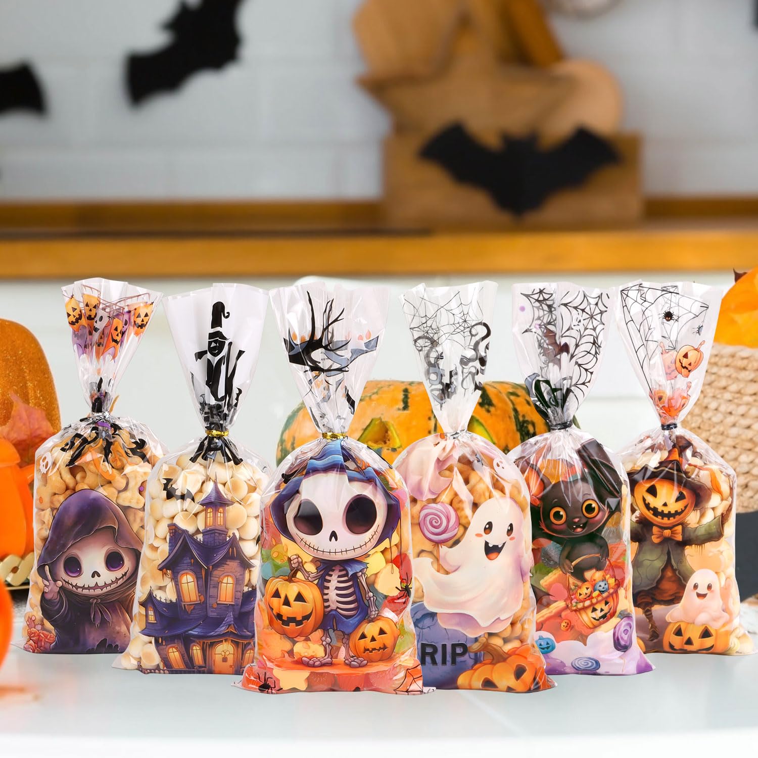 CCINEE 180pcs Halloween Cellophane Treat Bags, Plastic Clear Cookie Candy Bags Bulk with 210pcs Twist Ties Pumpkin Ghost Snack Bag for Halloween Trick Or Treat Party Favors