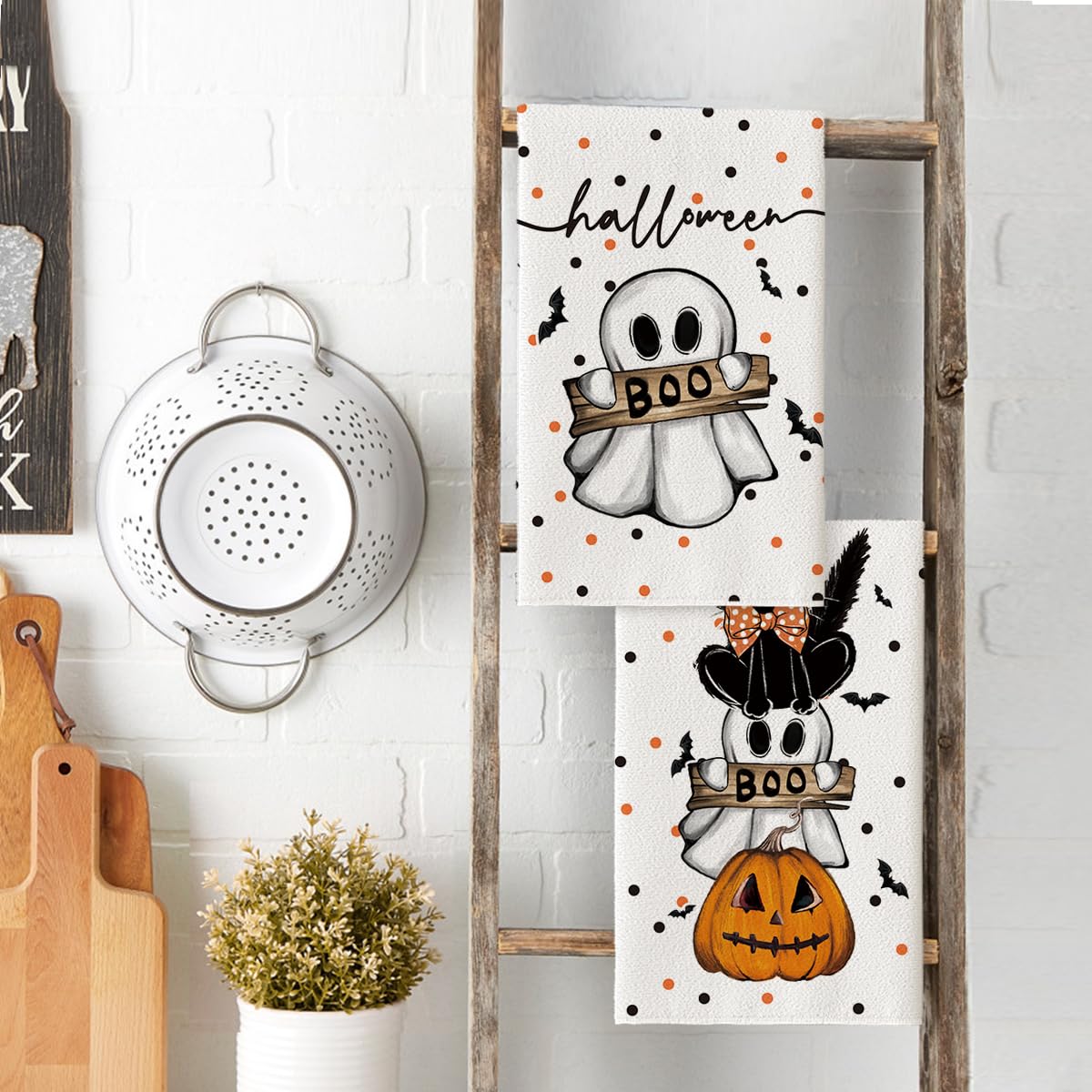Halloween Dish Towels Set of 2 – Beige Kitchen Towels by Artoid Mode (18x26”)