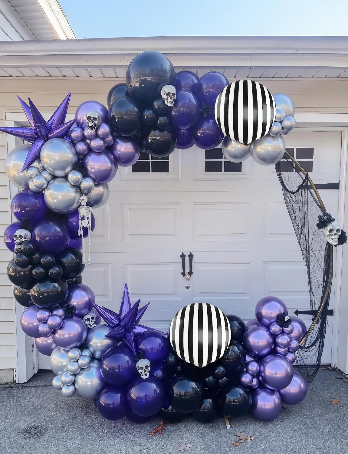 Halloween Balloon Arch Kit – 135 PCS Gothic Garland Set (Purple, Silver & Black Balloons + Starburst Foils)