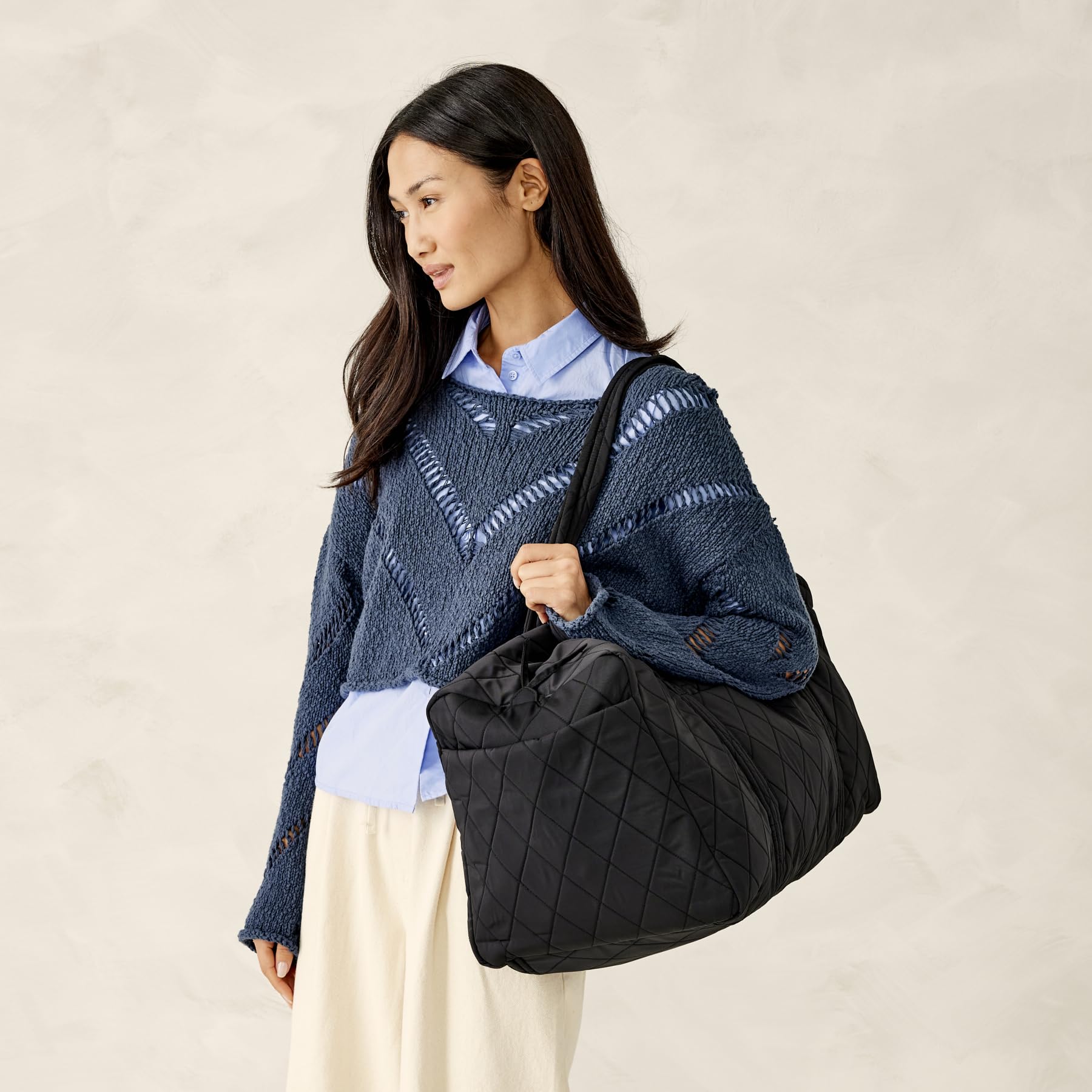 Vera Bradley Women’s Performance Twill Large Original Duffel Bag – Lightweight Quilted Travel Bag (Moonless Night)
