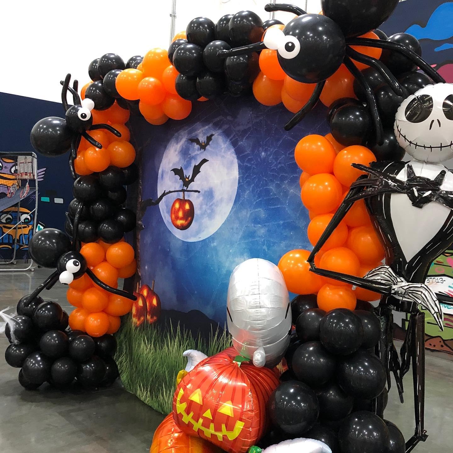 Halloween Balloon Arch Garland Kit – 144pcs Black & Orange Balloons with Polka Dots, Eyes & Confetti for Party Decoration