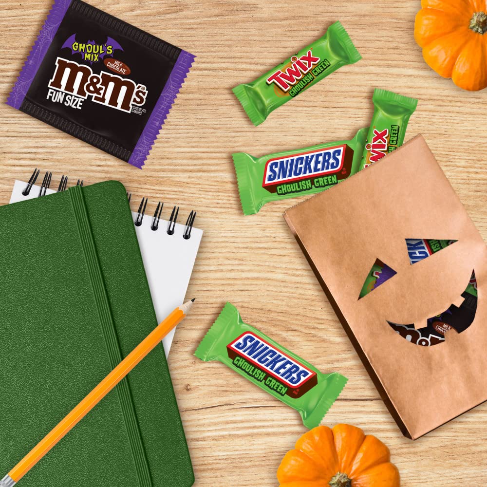 Ghoulish Green Halloween Candy Mix – 50PCS SNICKERS, TWIX & M&M’s Assorted Chocolates 🍫💚 Spooky Limited Edition