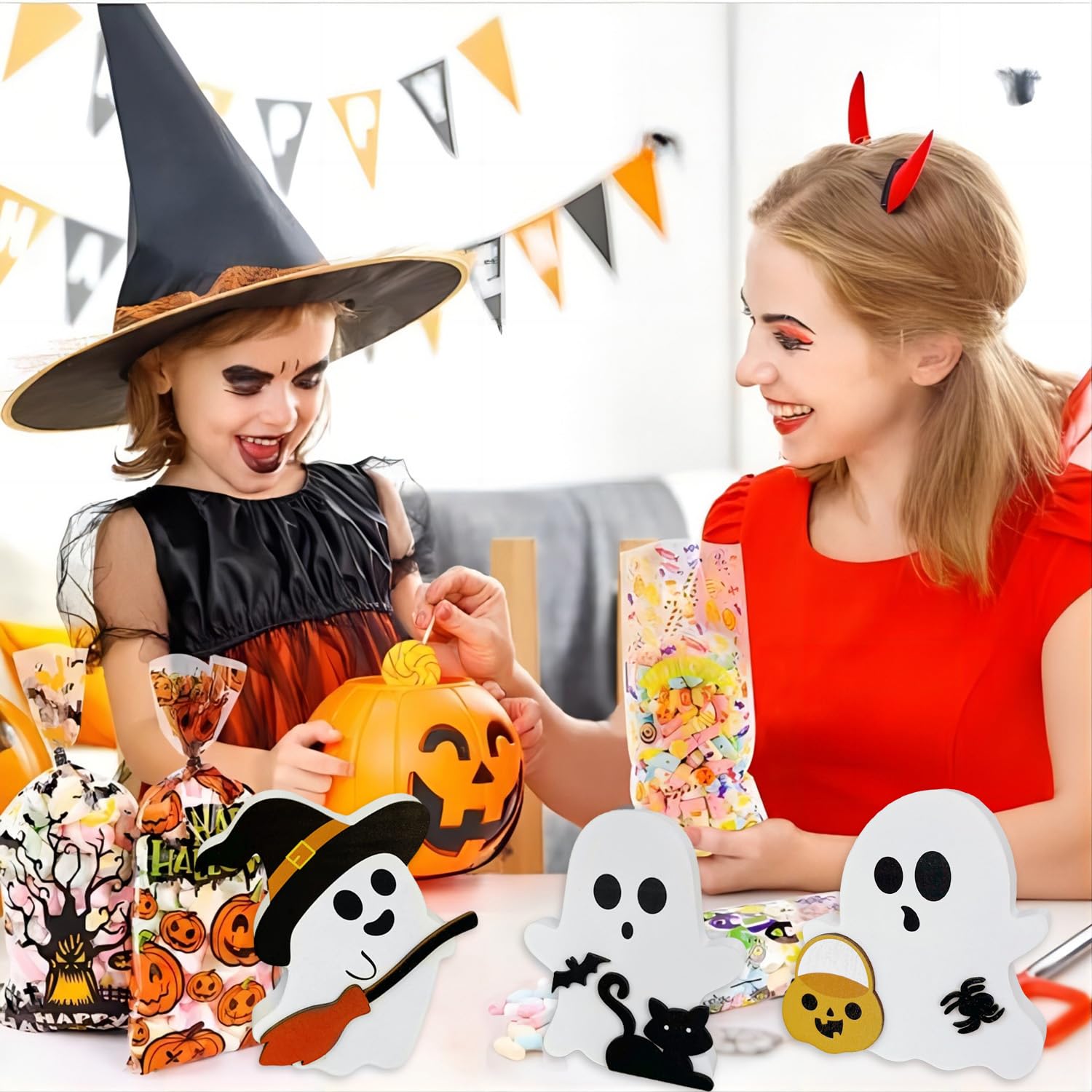 Wooden Ghost Figurines Set – Hand-Painted White Halloween Tabletop Decor for Home, Shelf & Party Display