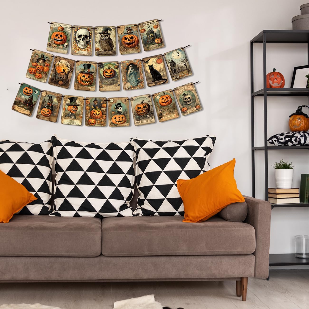 Vintage Halloween Banner – 20-Card Multicolor Garland with Retro Pumpkins, Cats & Skeleton Designs