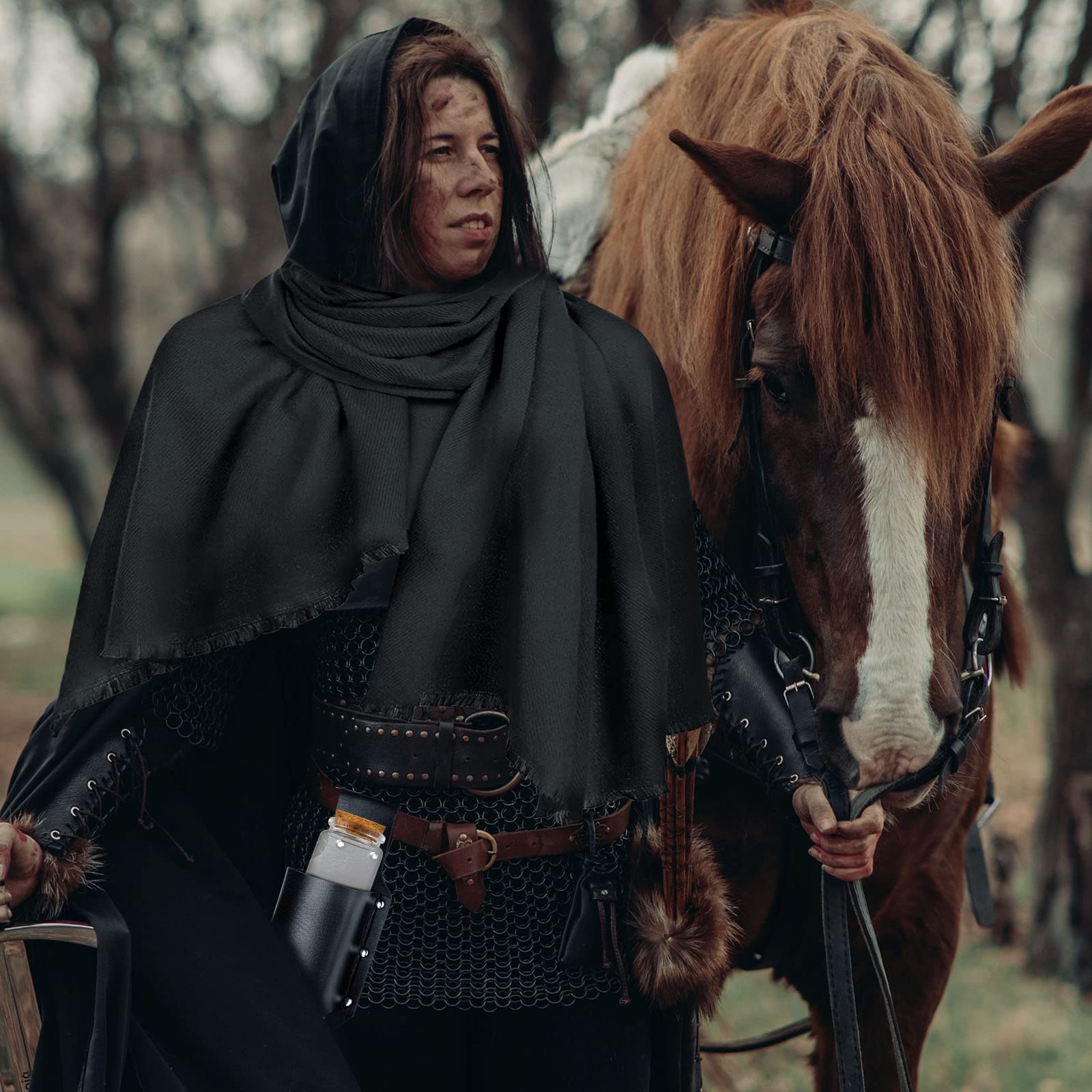 Black Medieval Knight Costume Set – Hooded Cloak, Armor, Belt & Potion Bottle for Halloween ⚔️🖤