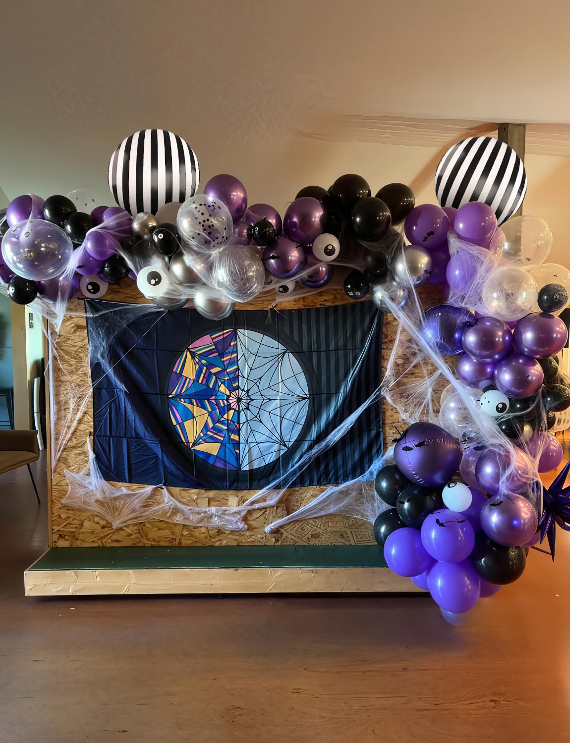 Halloween Balloon Arch Kit – 135 PCS Gothic Garland Set (Purple, Silver & Black Balloons + Starburst Foils)