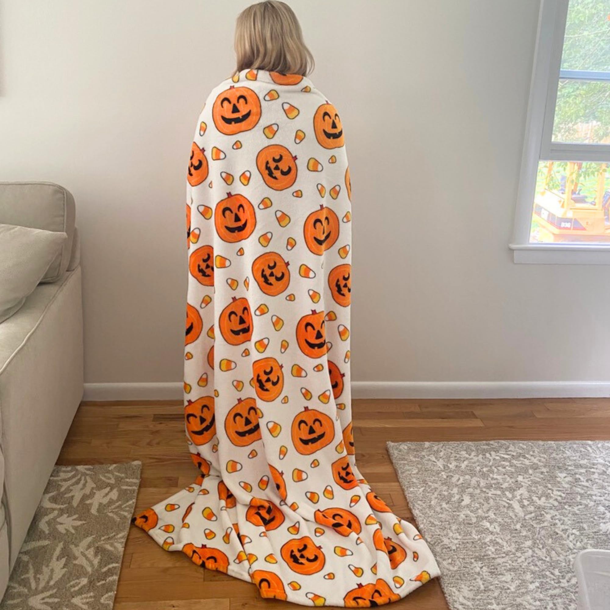 Halloween Velvet Fleece Throw Blanket – Jack O’ Lantern & Candy Corn Pattern (50x70”, White Yellow Orange)