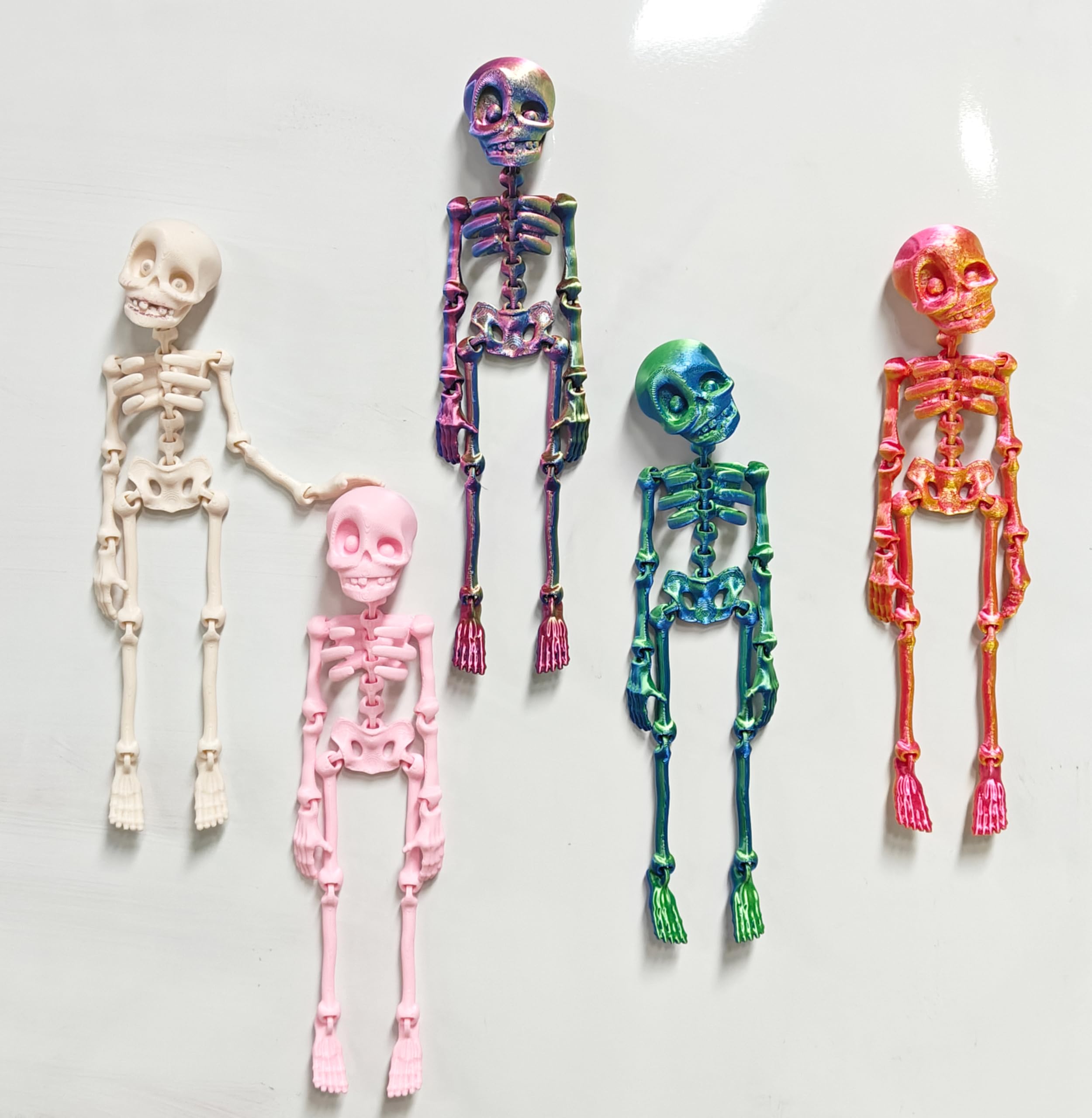 Black 3D Posable Skull Fridge Magnet – Halloween Skeleton Refrigerator Decoration with Movable Joints