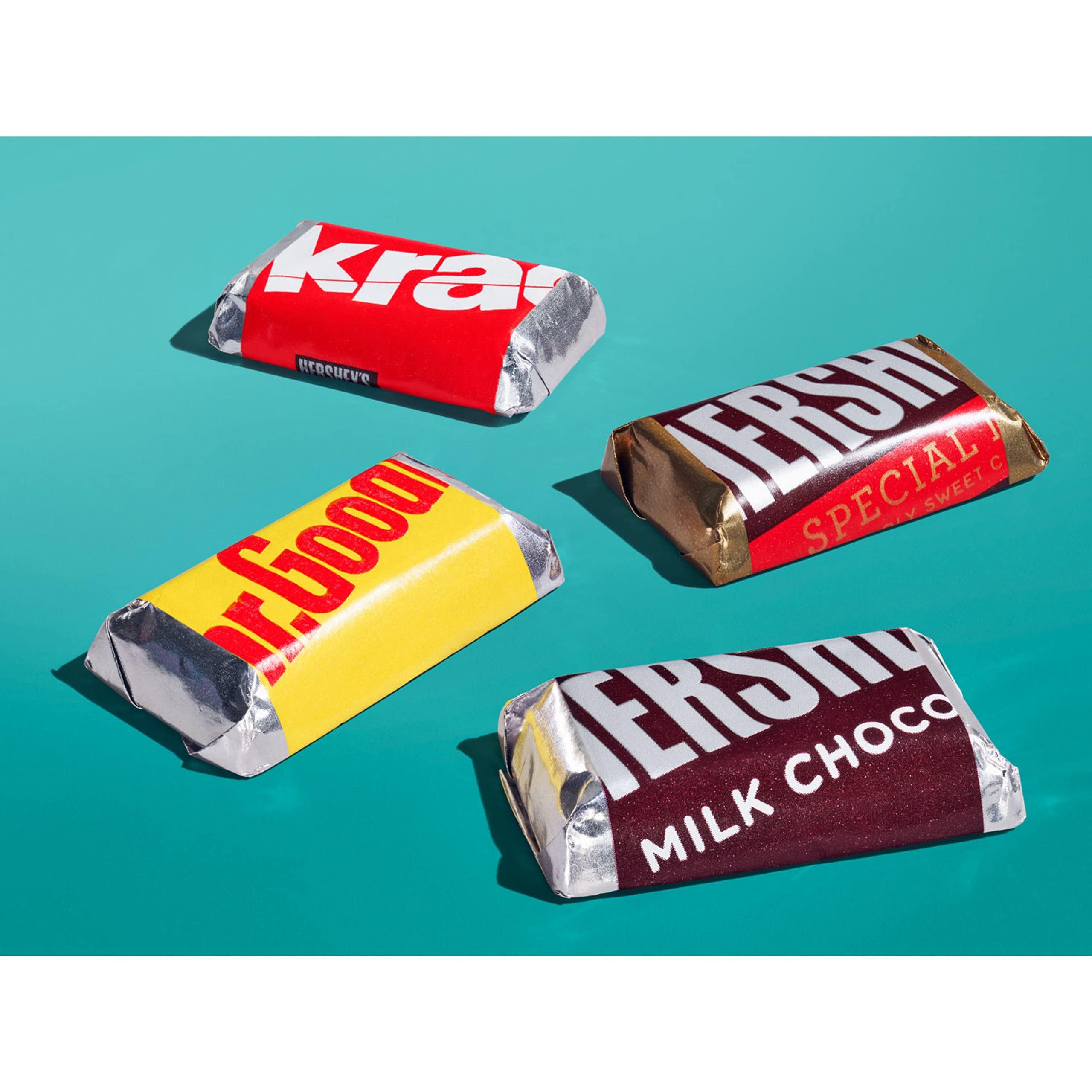 HERSHEY’S Miniatures Assorted Chocolate Candy Bars – 35.9 oz Bulk Party Pack, Individually Wrapped