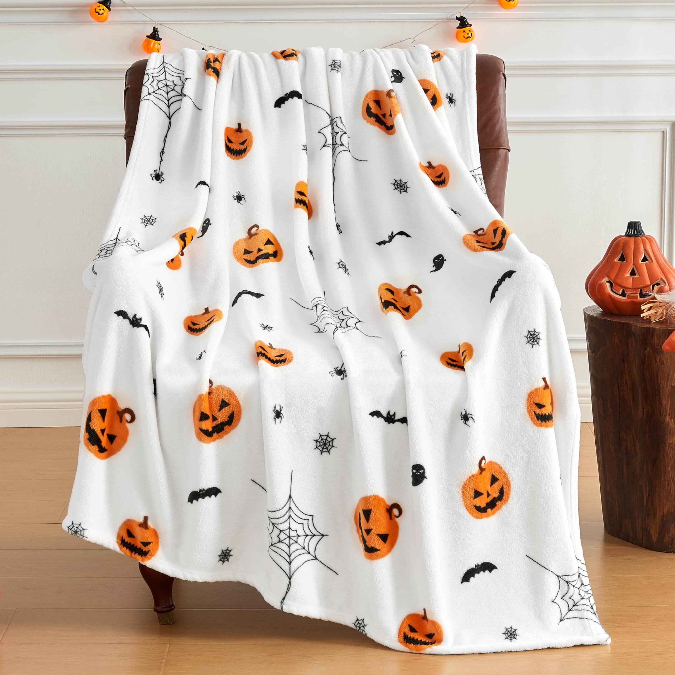 Halloween White Blanket – Soft Cozy Premium Throw with Festive Prints for Couch, Bed & Home Décor