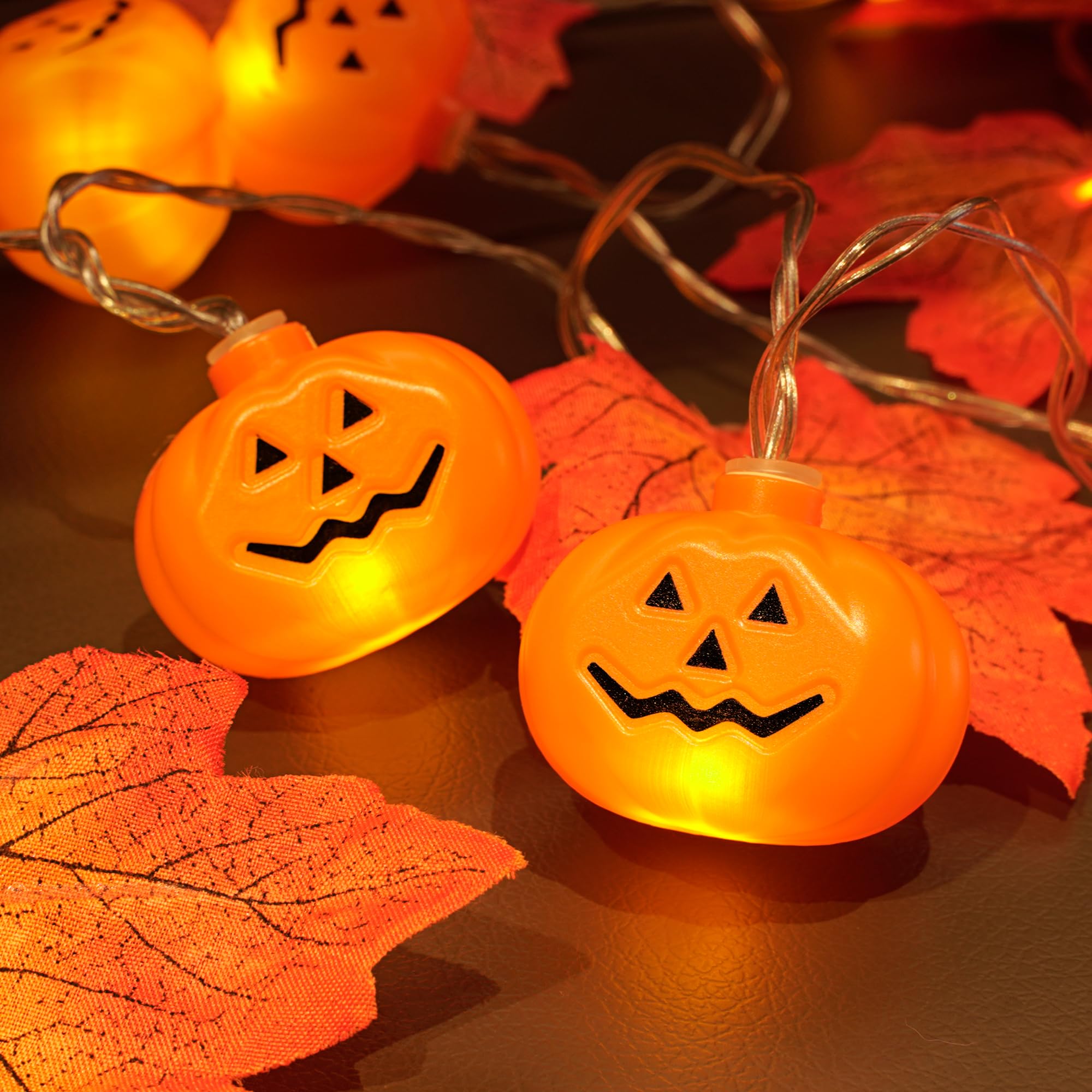 Pumpkin & Maple Leaf Halloween String Lights – 15FT Battery-Powered Warm White LEDs with Remote, 8 Modes & Timer (Waterproof, Indoor/Outdoor)