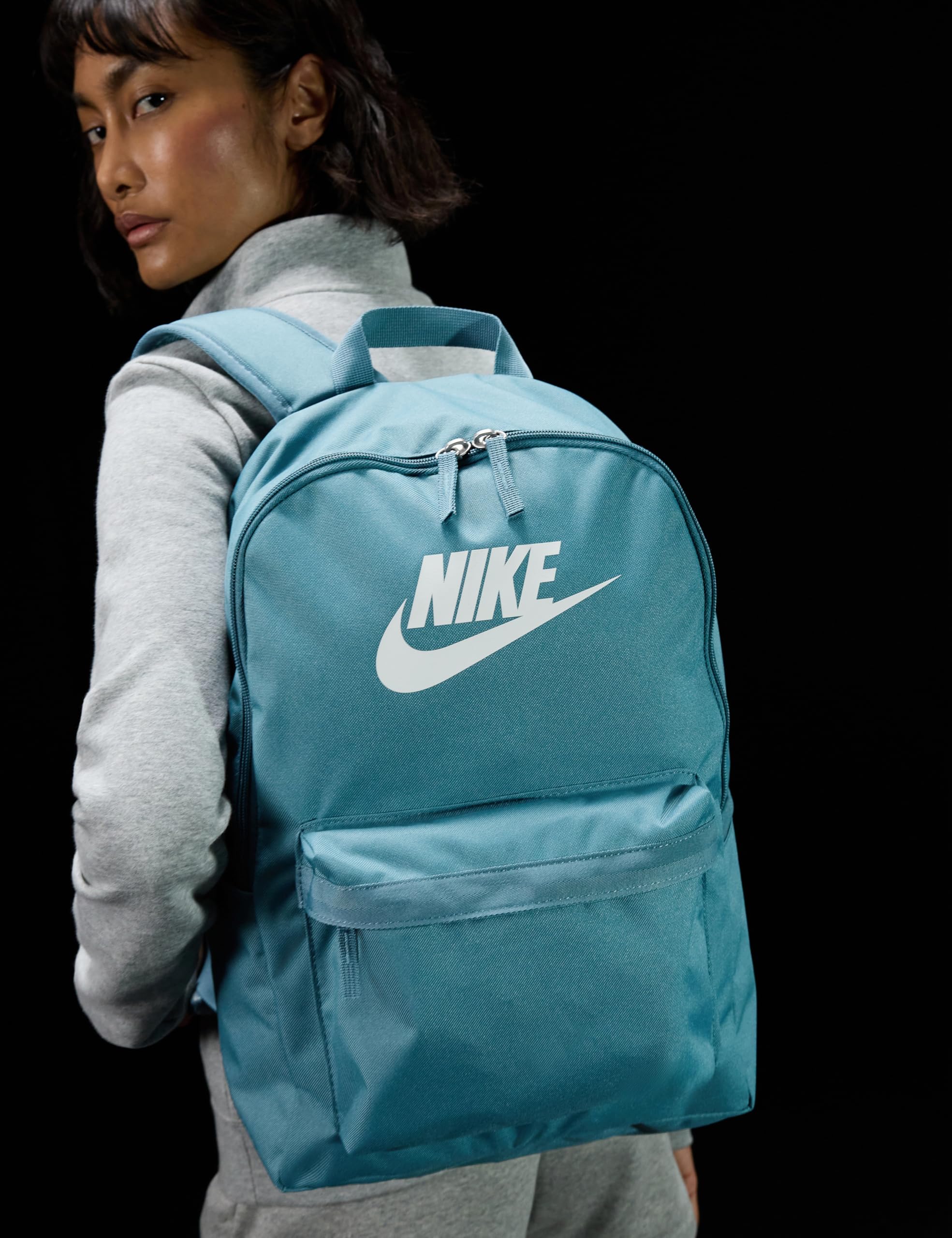 Nike Heritage Backpack 25L – Lightweight Padded School & Everyday Backpack