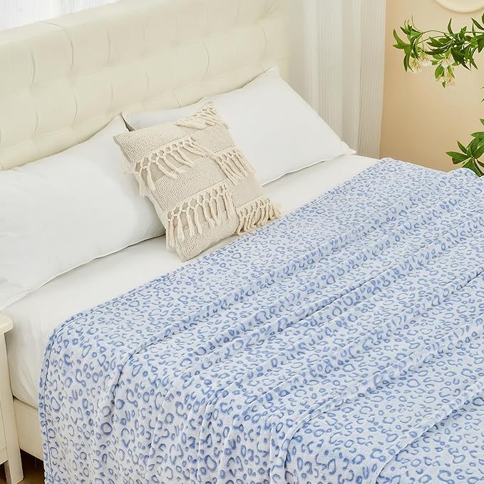 3D Women’s Super-Soft Blanket – Plush Reversible Sherpa Fleece Throw (50" × 65")