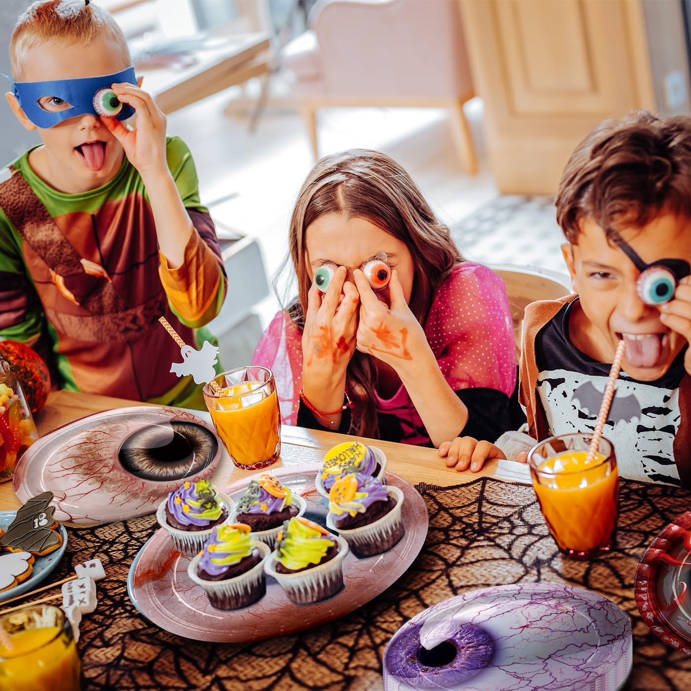 Halloween Eyeball Plates Set – 96 Pcs Disposable Dinner & Dessert Plates with Scary Eyes Design for Spooky Parties