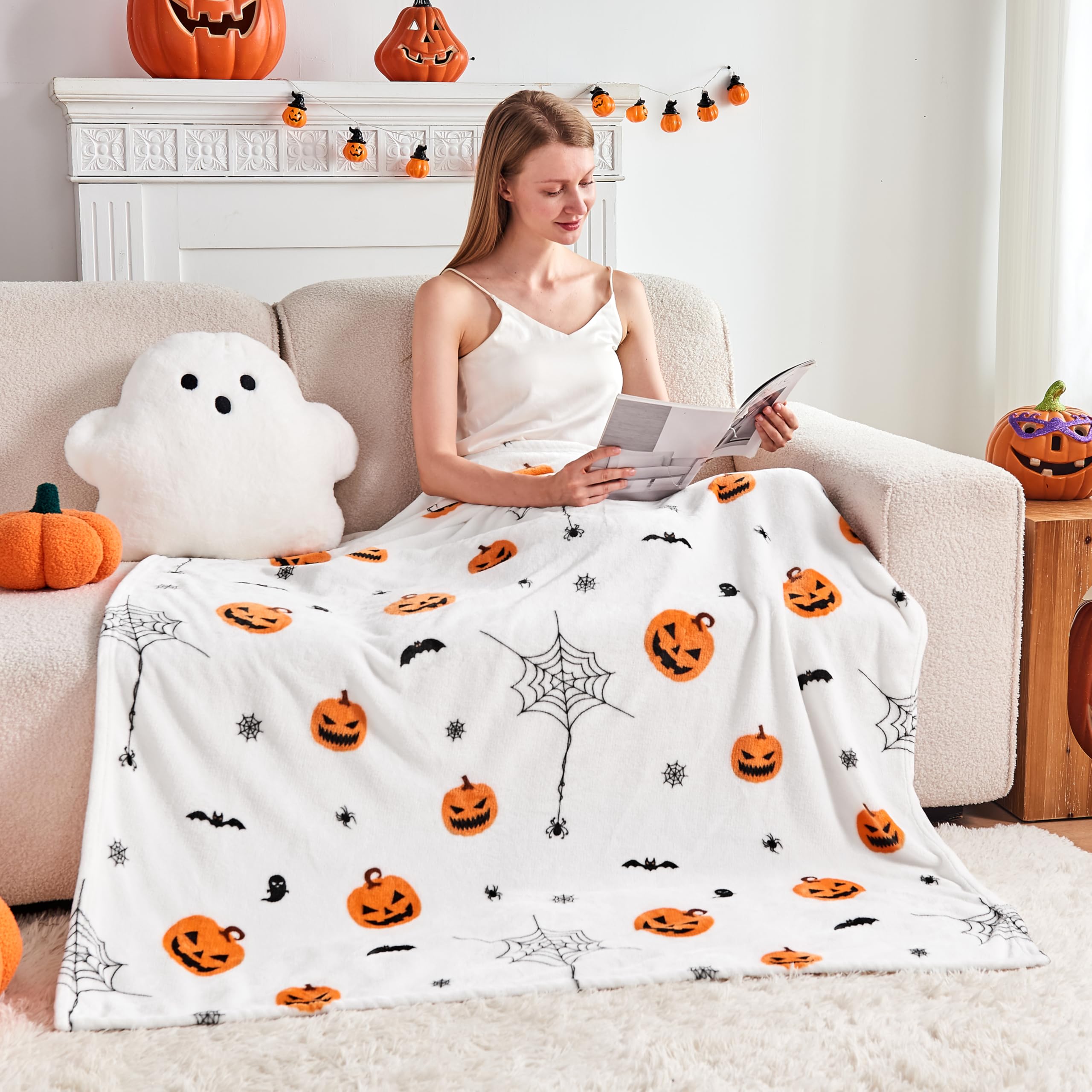 Halloween White Blanket – Soft Cozy Premium Throw with Festive Prints for Couch, Bed & Home Décor