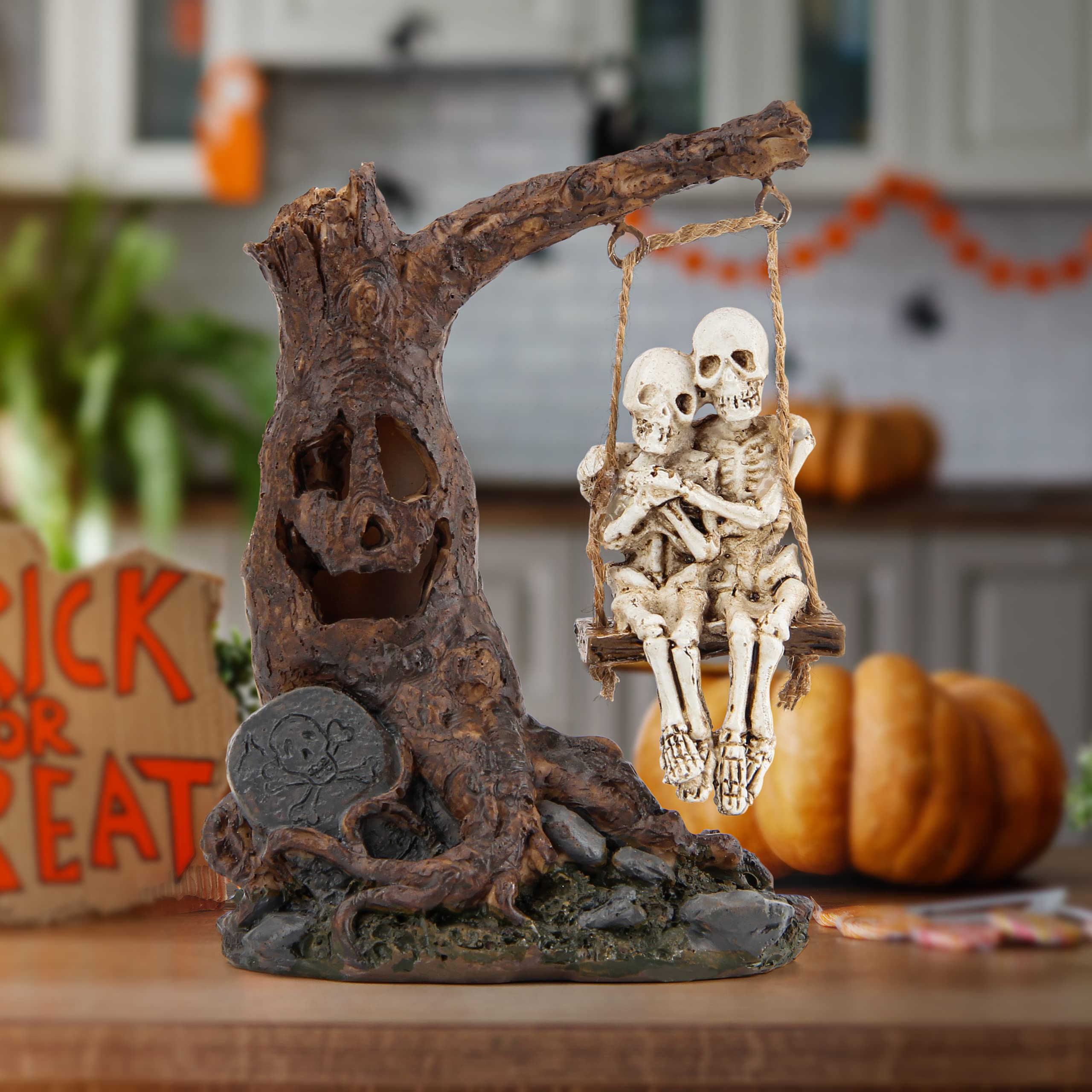 LED Skeleton Couple on Tree Swing – Lighted Halloween Statue with Color-Changing Timer (Multicolor, 5.5 in)