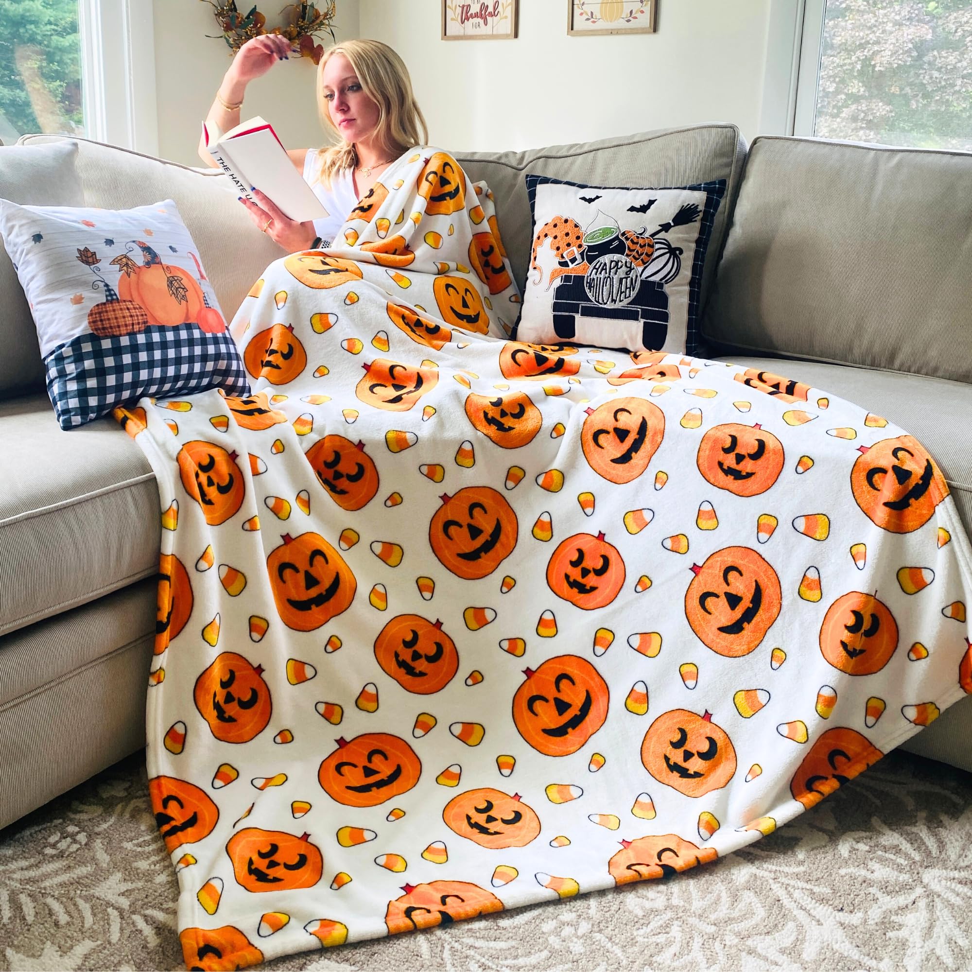 Halloween Velvet Fleece Throw Blanket – Jack O’ Lantern & Candy Corn Pattern (50x70”, White Yellow Orange)