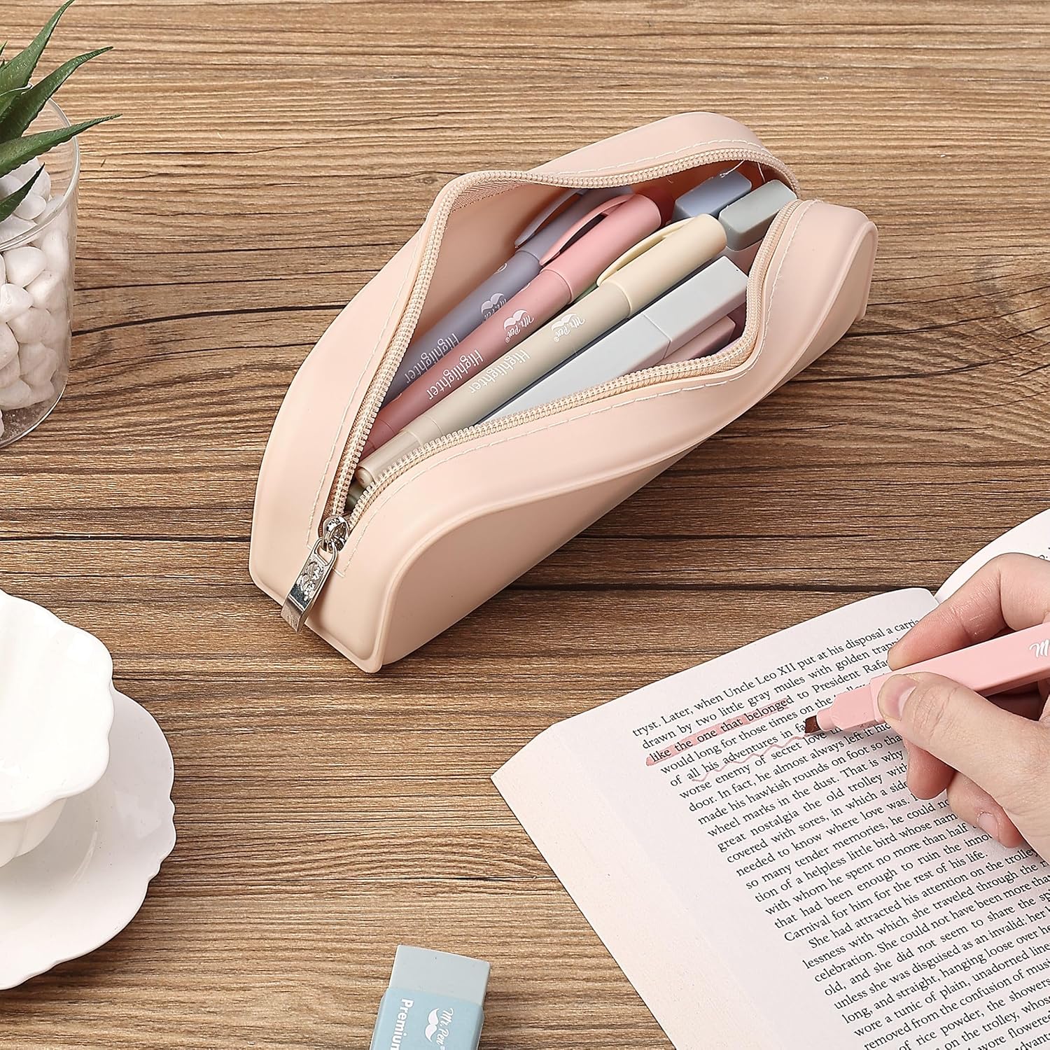 Easy-Clean Silicone Pencil and Makeup Pouch