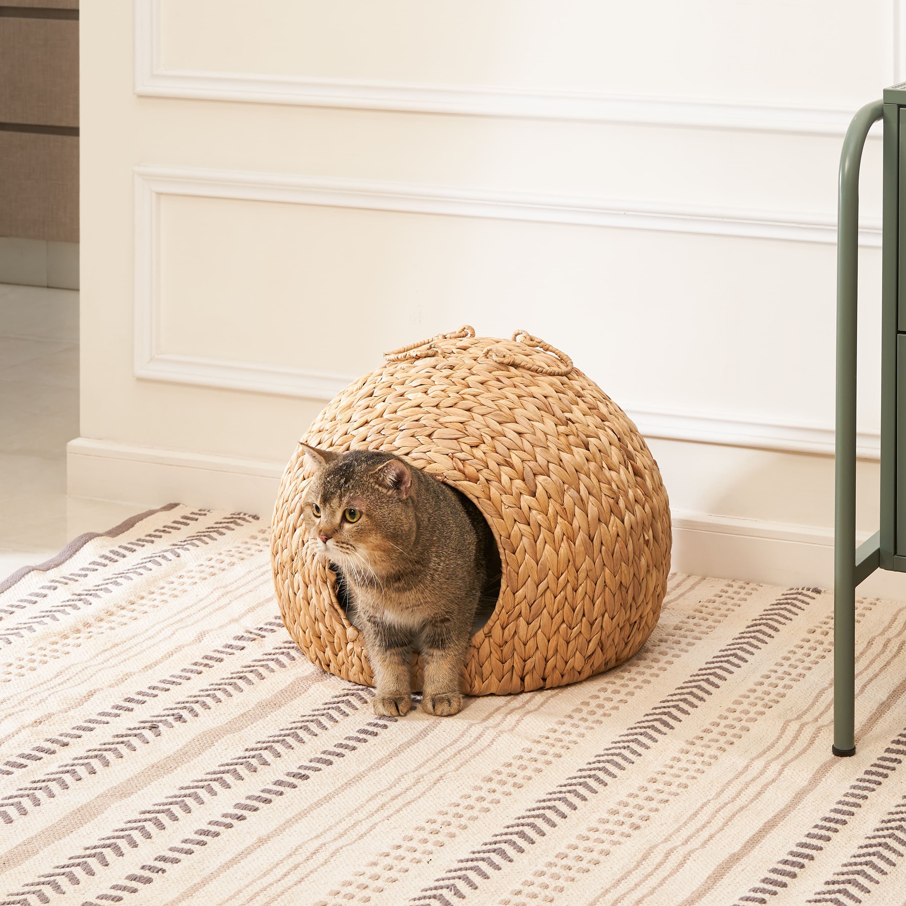 Water Hyacinth Woven Wicker Round Cat Bed Cave with Handles