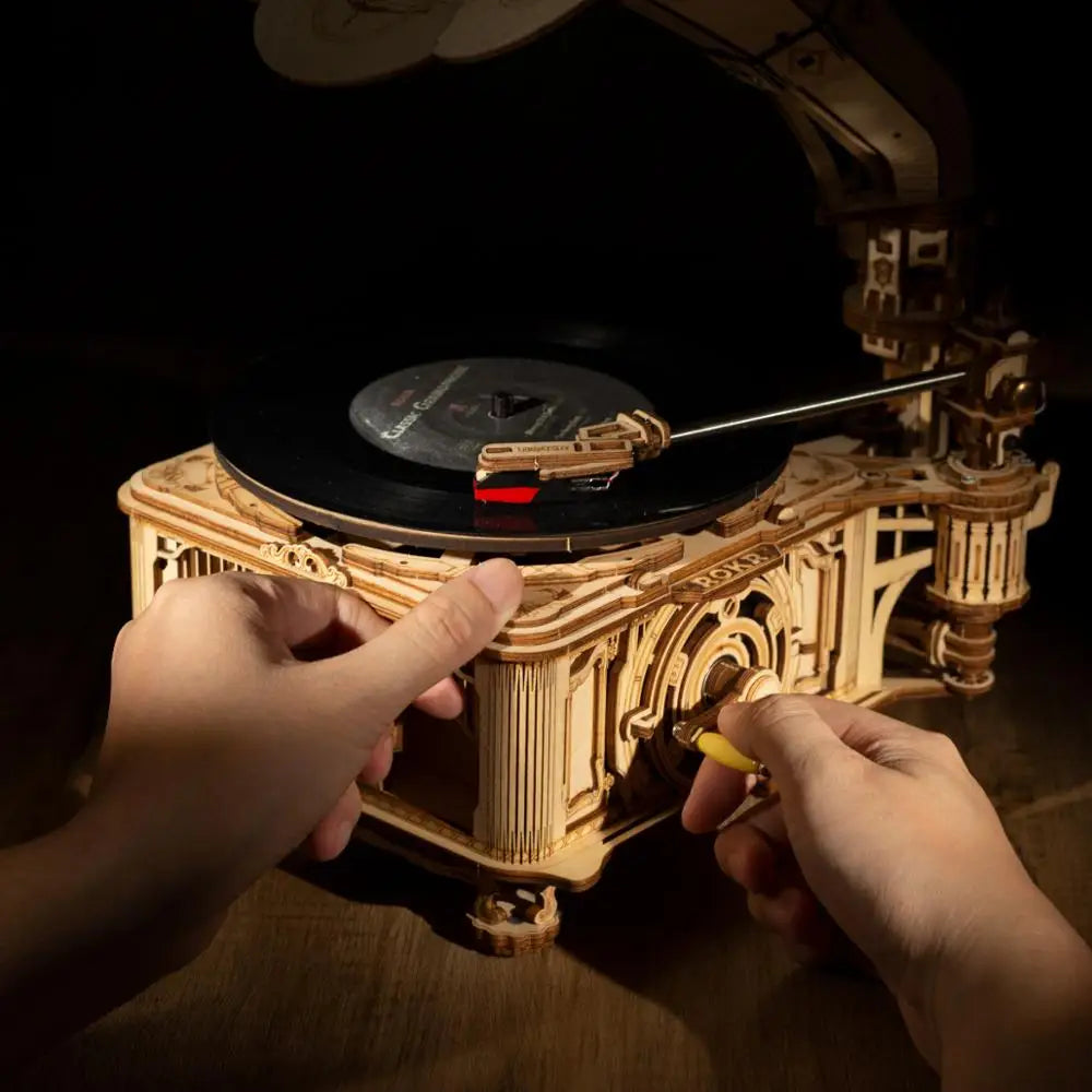 “Robotime Hand-Crank Classic Gramophone – 424PCS 3D Wooden Puzzle Music Model Kit for Adults & Kids”