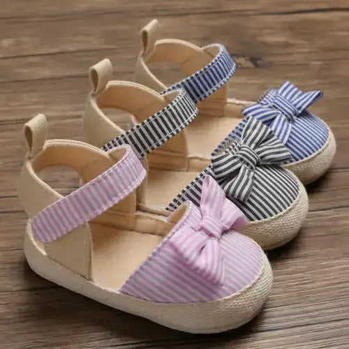 Soft Crib Shoes for Newborn Baby Girl (0-18 m) – Anti-Slip Sneaker Prewalker