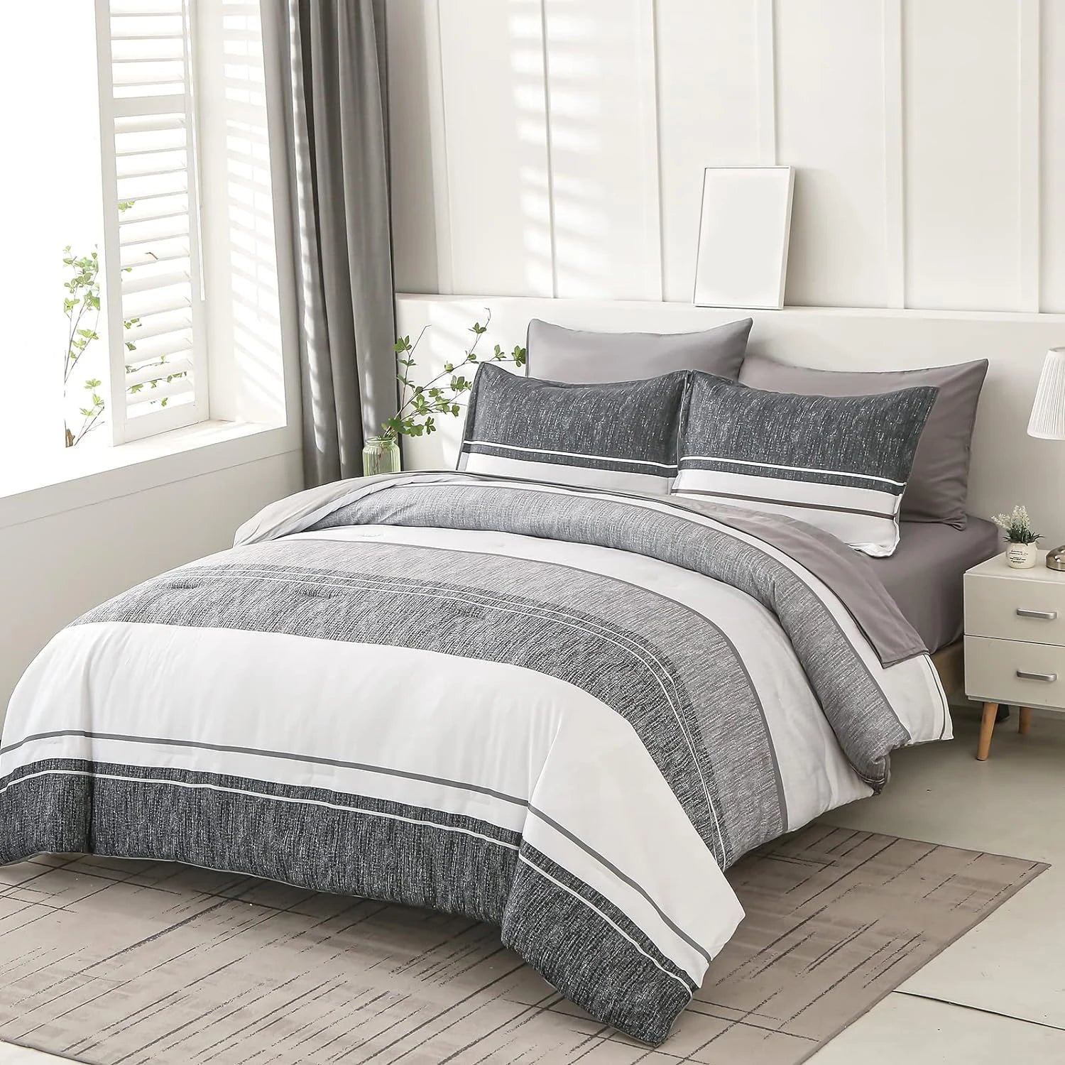 7-Piece Striped Comforter Set – Complete Bedding Ensemble with Comforter, Flat & Fitted Sheet, Pillowcases & Shams