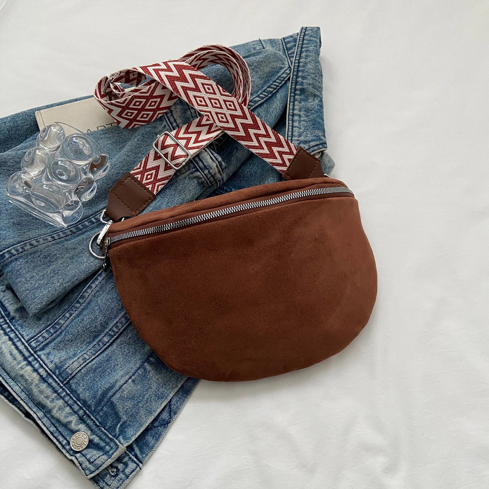 Women’s Casual Half-Moon Sling Bag – Solid Color Crossbody Chest Bag with Adjustable Wide Strap for Travel & Shopping