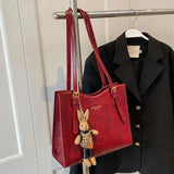 Women’s Vintage Shoulder Tote Bag – Retro Large-Capacity Handbag with Pendant, Fashion Shoulder Purse for Travel & Daily Use