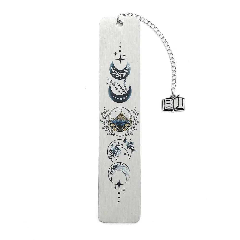 Stainless Steel Moon Crescent Bookmark – Vintage Metal Page Marker with Elegant Pattern