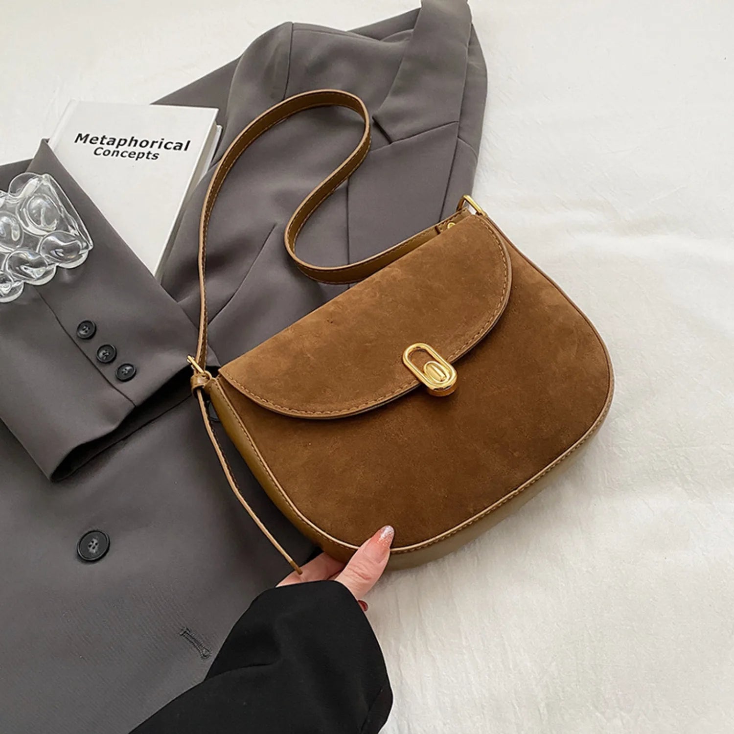 2025 New Retro Fashion Women’s Saddle Bag – Simple Crossbody & Shoulder Bag for Daily Travel 👜✨