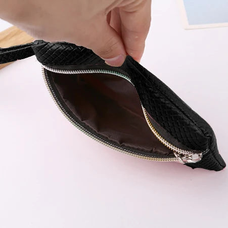 Women’s PU Leather Wristlet Clutch Purse – Double-Zip Travel Wallet with Smartphone Compartment & Elegant Design