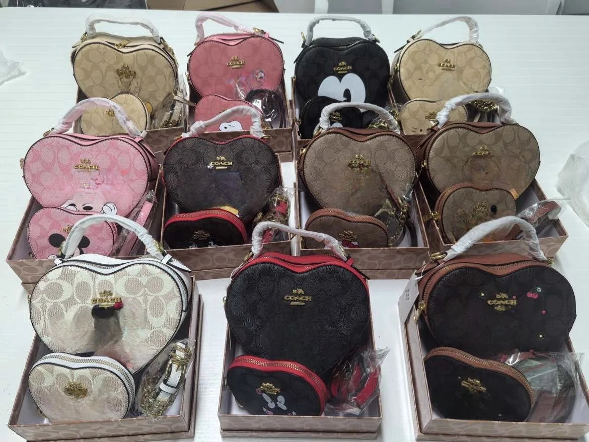 2024 European-American Style Cartoon Mother-Daughter Heart-Shaped Crossbody Bag – Cute Matching Mini Shoulder Bag