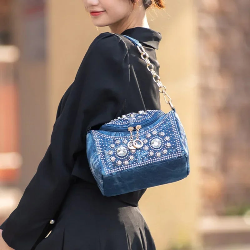 Ladies Fashionable Diamond Shoulder Bag – Elegant Handbag with Gold Hardware Accessory 👜✨