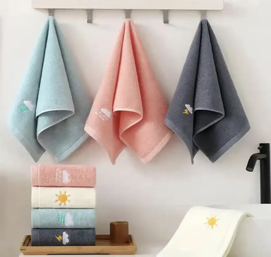 “Set of 4 Soft Cotton Bathroom Hand Towels – Highly Absorbent Towels for Bath, Face, Gym & Everyday Use”