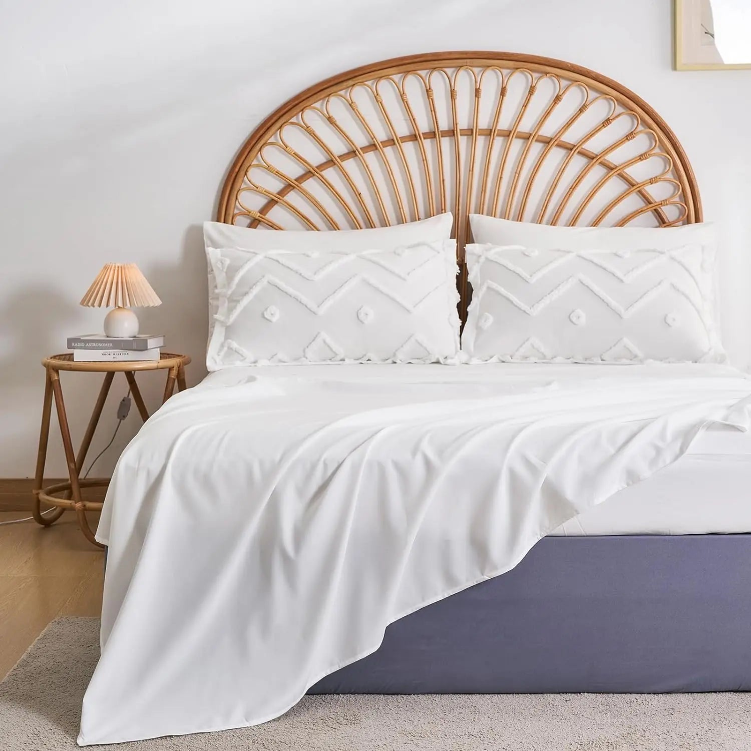 Tufted Boho Comforter Set – Farmhouse Shabby Chic Embroidered Jacquard Bedding (Queen/King)