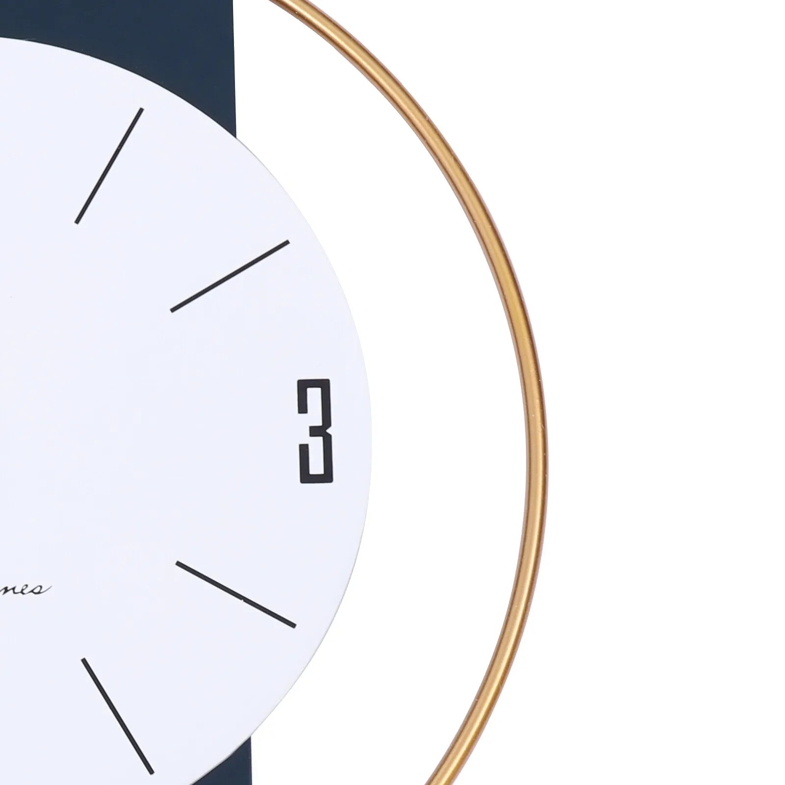 Stylish Large Silent Metal Wall Clock – Battery Operated Modern Home Décor for Living Room 🕒✨