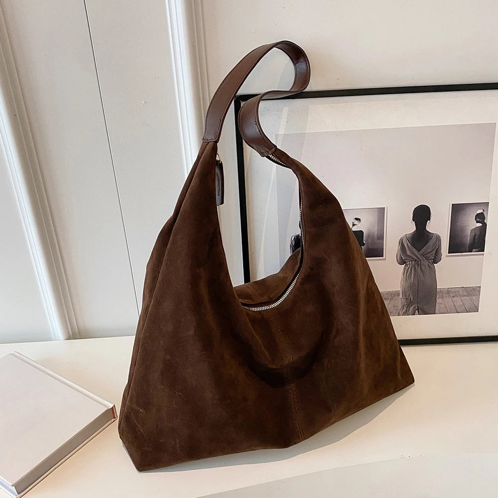 Women’s Suede Shoulder Hobo Bag – Large-Capacity Slouchy Underarm Tote with Zipper for Daily Commuting & Travel
