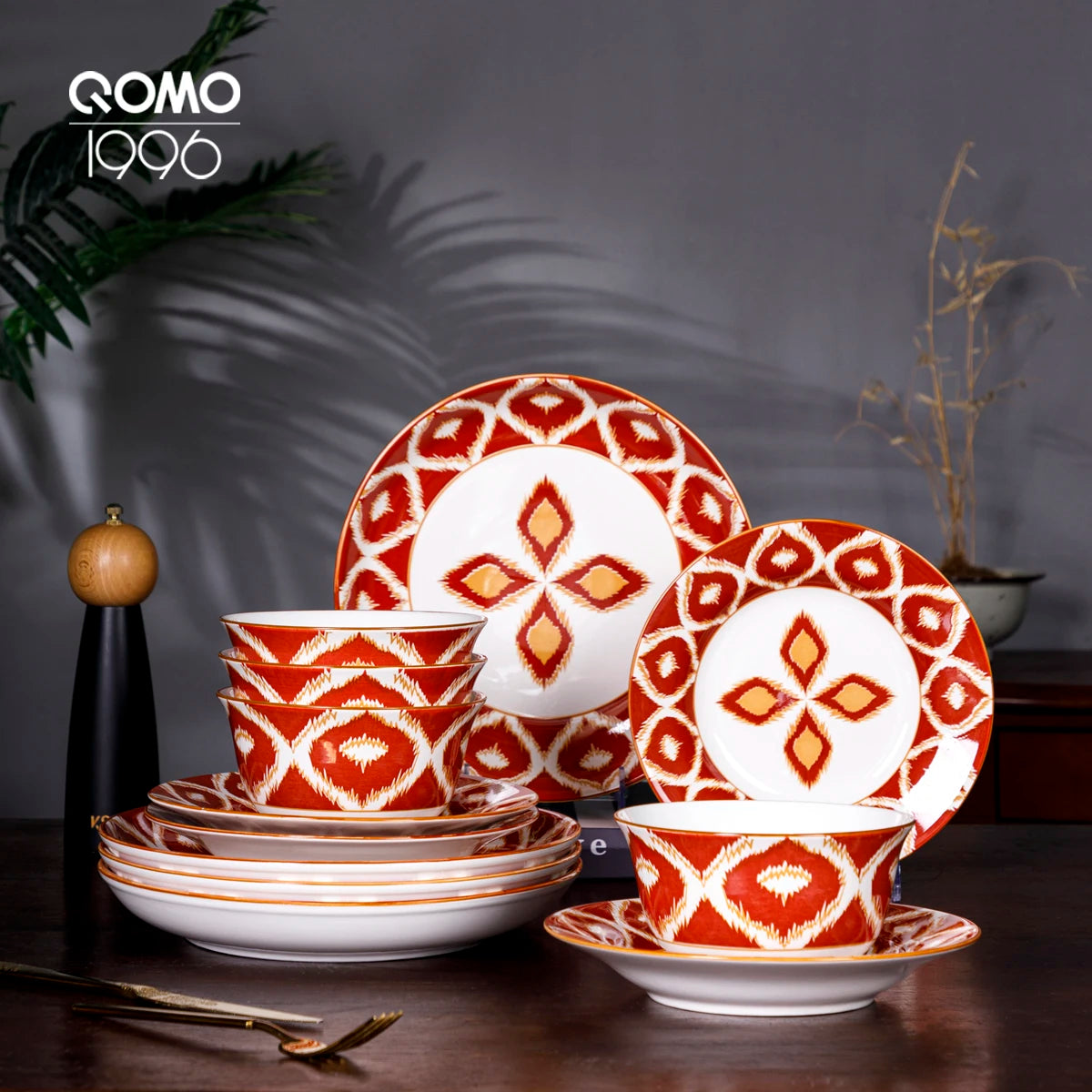 12-Piece Porcelain Dinnerware Set – “Red Flame” Pattern Ceramics Tableware with Bowls, Soup Plates & Fruit Plates