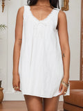 Elegant Sleeveless Maternity Dress – V-Neck Pregnancy Outfit with Floral Lace Detailing, Summer Photoshoot Gown