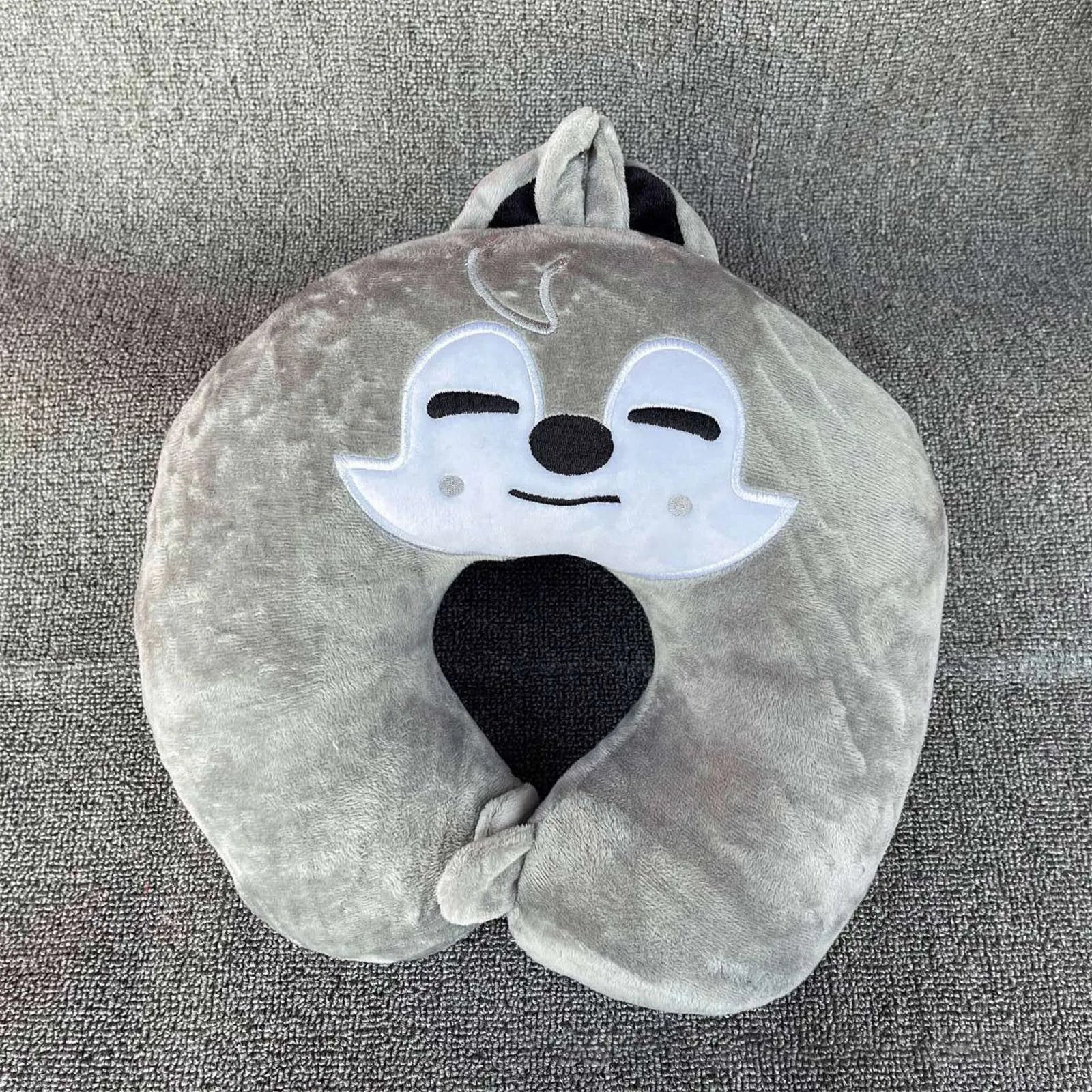 “ 7-color soft plush U-shaped neck pillow – cute & cozy travel cushion for children and adults, office & sleep support ”
