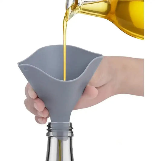 Foldable Silicone Funnel – Fan-Shaped Collapsible Kitchen Funnel for Bottles & Liquids
