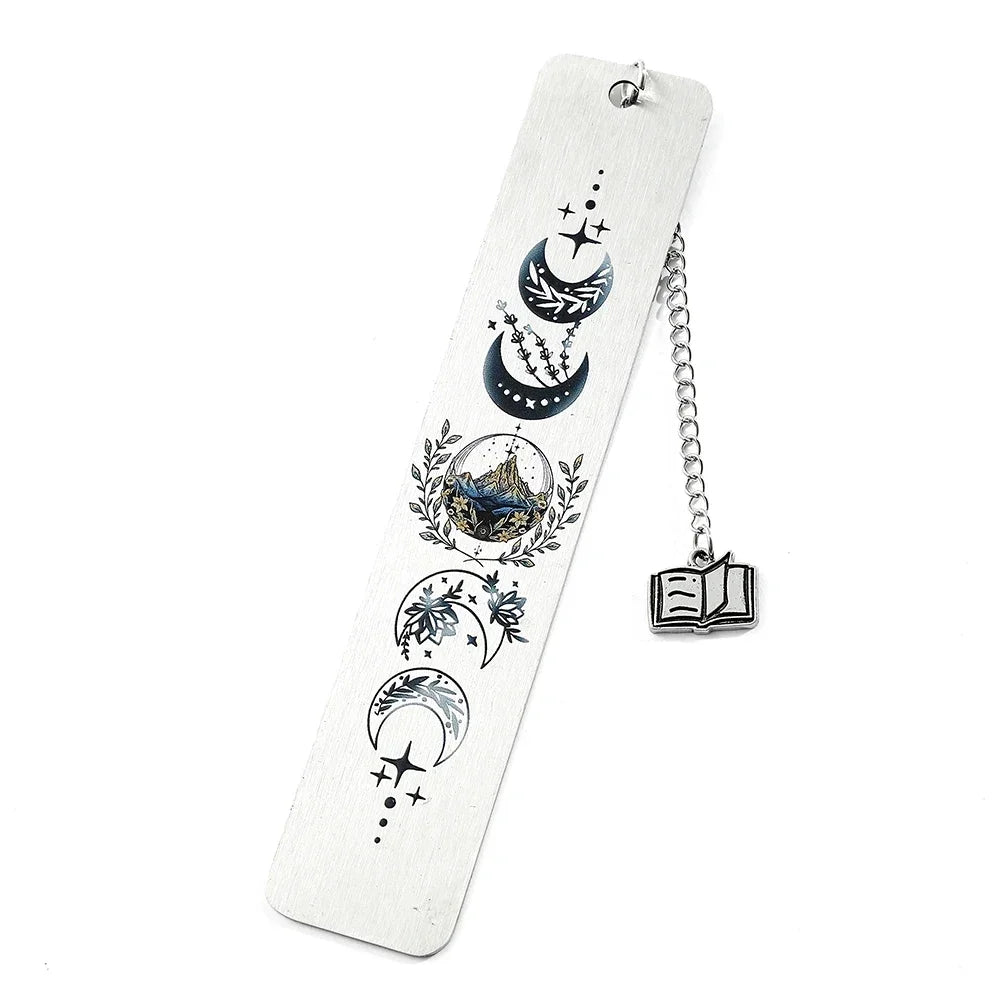 Stainless Steel Moon Crescent Bookmark – Vintage Metal Page Marker with Elegant Pattern