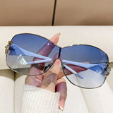 Y2K Retro Women’s Sunglasses – Integrated Surround Designer Eyewear with UV400 Protection, Fashion Statement Shades