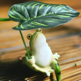 Resin Frog Garden Statue – Realistic Leaf-Holding Frog Figurine for Fish Ponds, Home & Office Outdoor Décor
