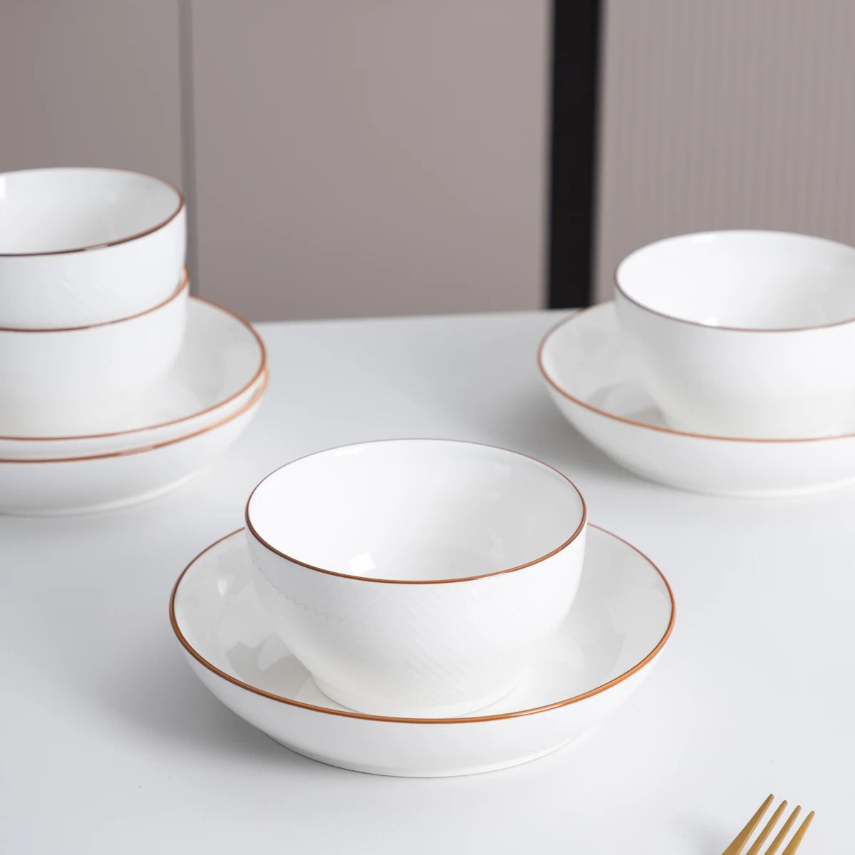 8-Piece Elegant Porcelain Tableware Set – Premium Ceramic Bowls & Plates for Home & Gift